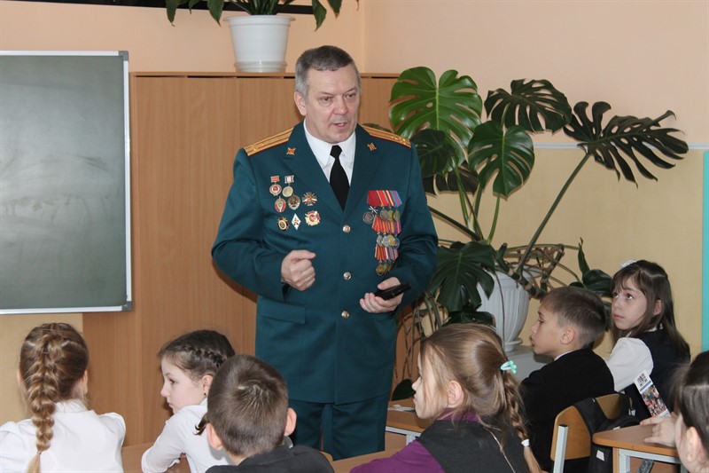 Представители ОНФ провели «уроки мужества» в школах Челябинской области
