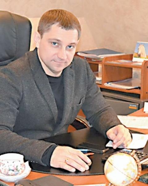 Зерновой воротила А.Н. Кухарь, обвиняется в банальном в мошенничестве и попытке присвоения прав на земельные участки, которые оцениваются свыше 20 миллионов рублей.