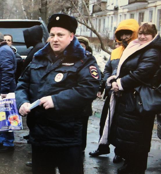 Участковый уполномоченный полиции по району Очаково-Матвеевское встретился с жителями своего административного участка
