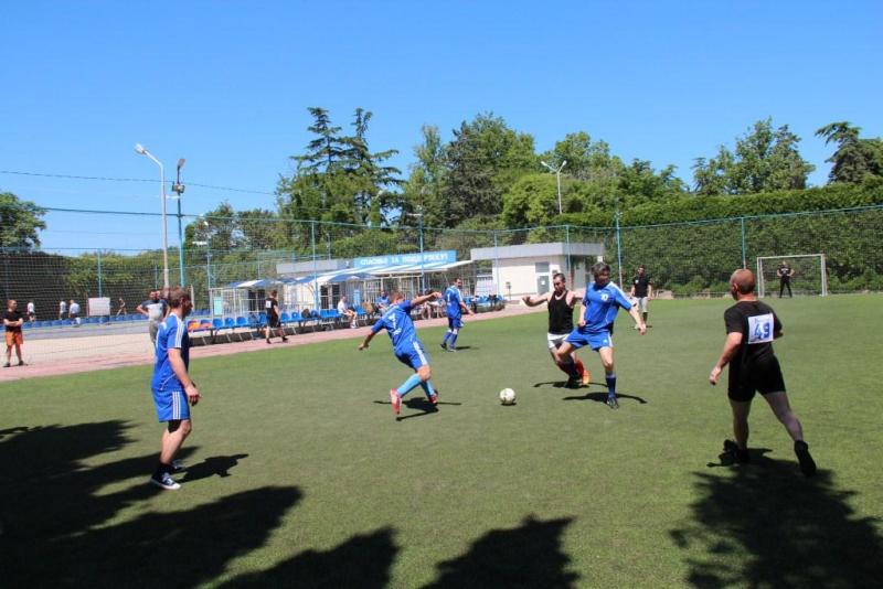 В Севастополе состоялся турнир по мини-футболу среди сотрудников подразделений вневедомственной охраны.