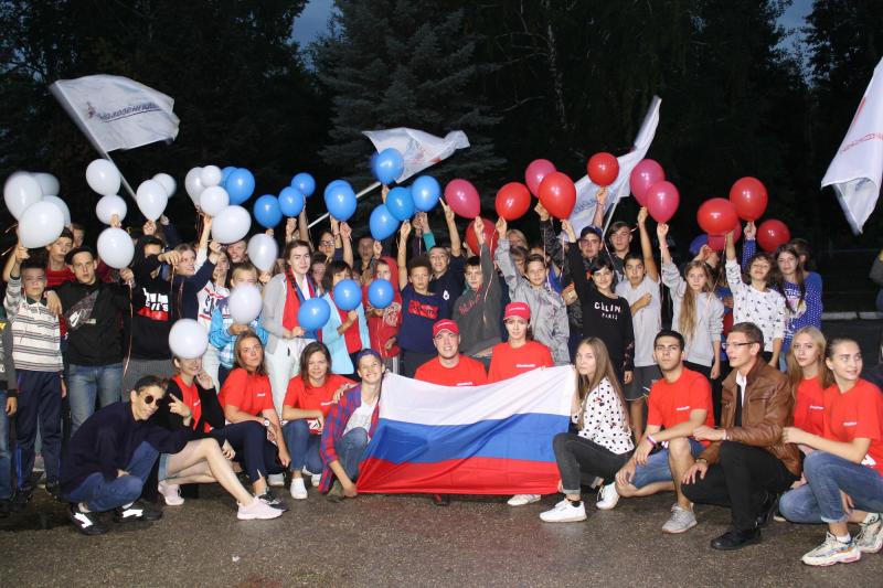 В День российского флага участники Молодежки ОНФ провели патриотические акции в Самарской области