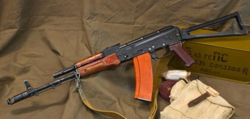 У Новограді-Волинському з військової частини викрали 5 пістолетів та 5 автоматів АКС-74