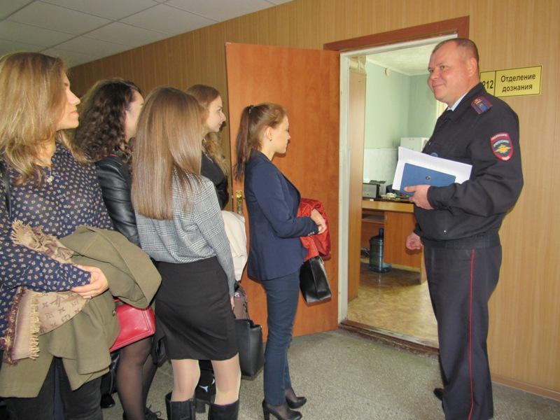 Полицейские познакомили студентов-юристов с работой отдела полиции №3 города Оренбурга