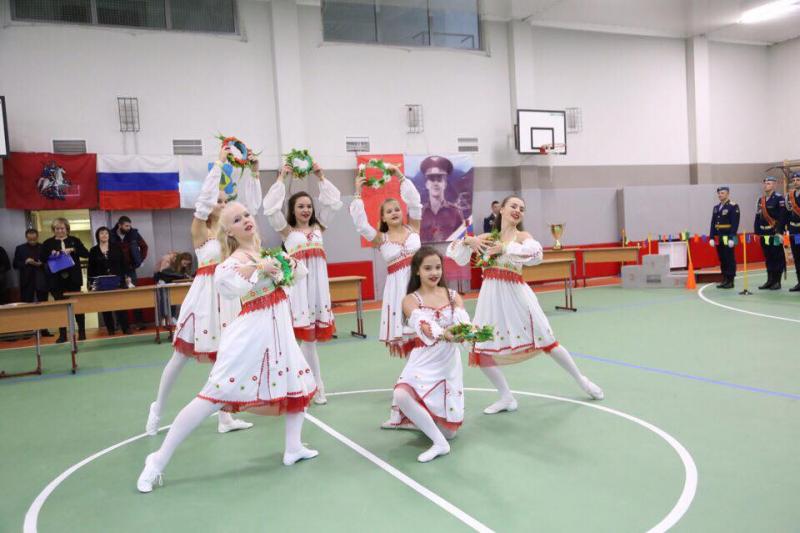 Юноши и девушки Москвы и Подмосковья померились силами на юбилейном турнире по армрестлингу