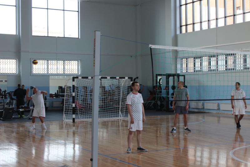 В новом ФОК здания УВД по ВАО состоялся матч по волейболу