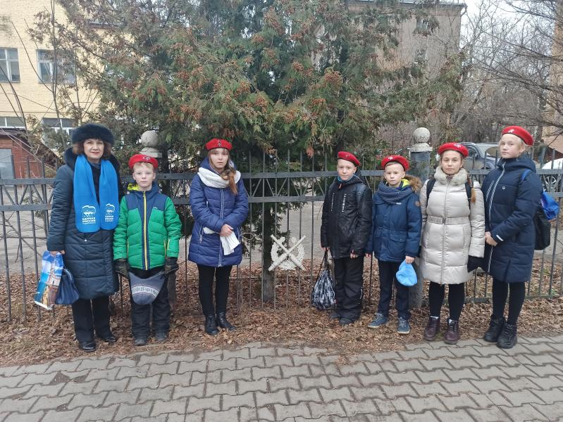 Партийцы рассказали королёвским школьникам о Героях