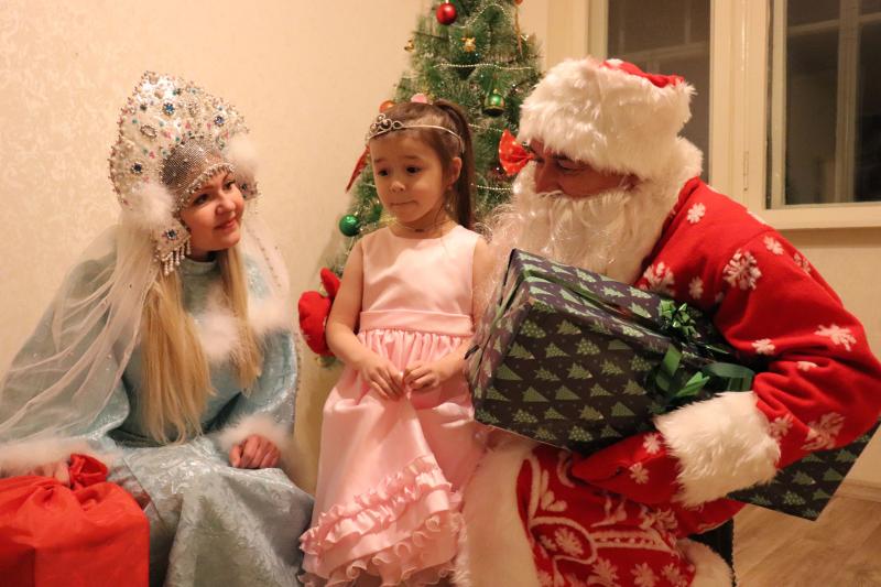 В Марий Эл Росгвардейский Дед Мороз отправился в гости к детям сотрудников и военнослужащих ведомства