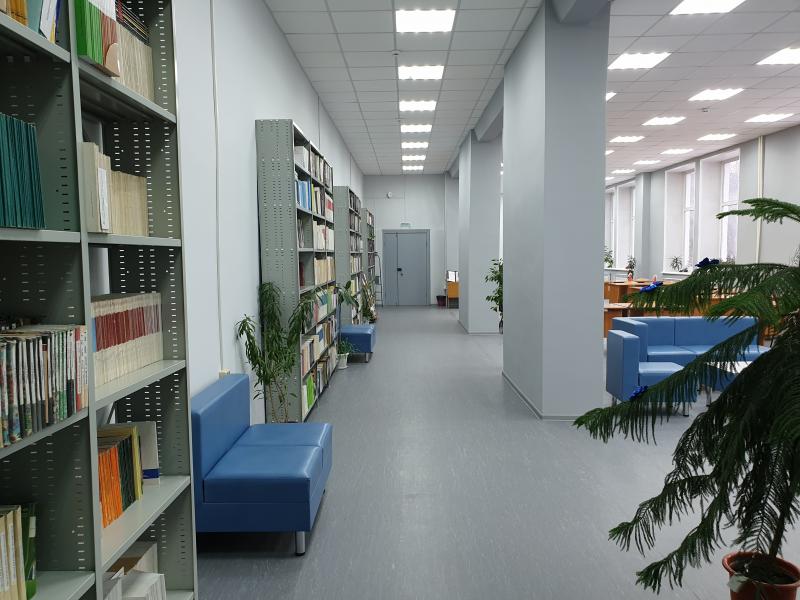 В ХГУ после ремонта открылся читальный зал