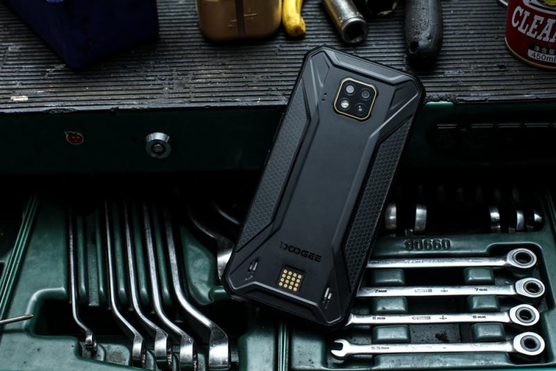 Новый многофункциональный ударопрочный смартфон DOOGEE S95 образца 2020 года появится в российских магазинах в начале апреля