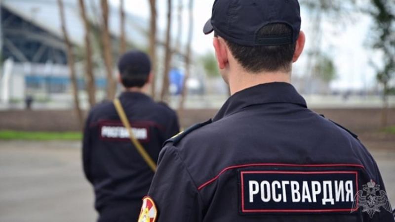 В Новосибирске сотрудниками вневедомственной охраны Росгвардии задержан подозреваемый в совершении грабежа
