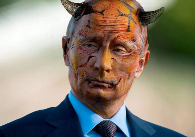Путин превращается в демона
