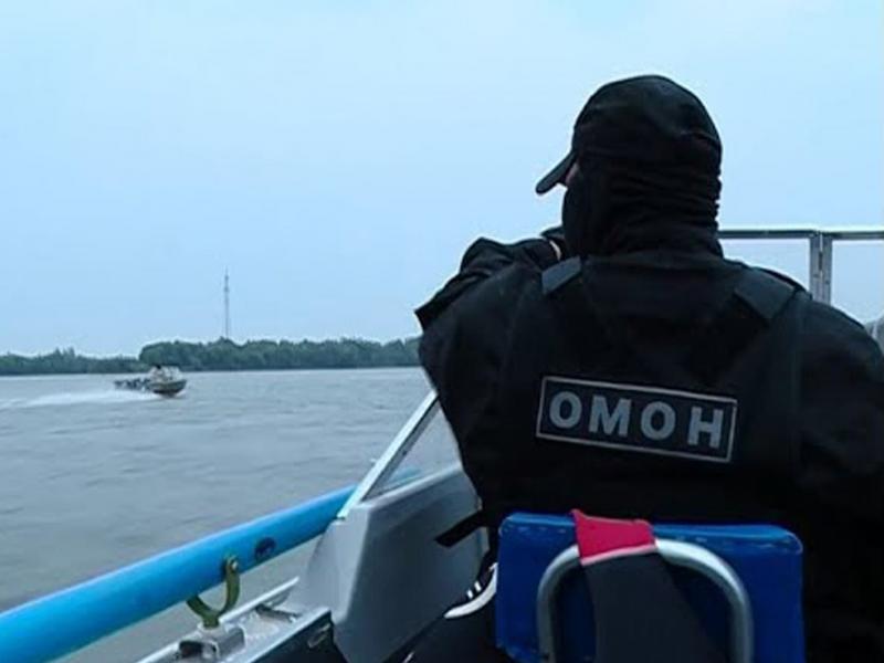 В Иркутской области при участии сотрудников ОМОН (на транспорте) проводятся рейдовые мероприятия на водоемах по выявлению и пресечению незаконной добычи рыбы