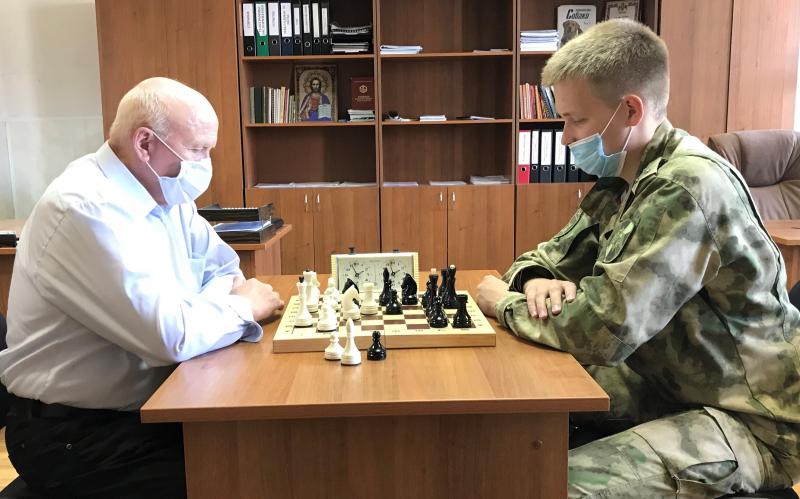 В Уральском округе Росгвардии состоялись интеллектуальные состязания, посвященные Международному дню шахмат