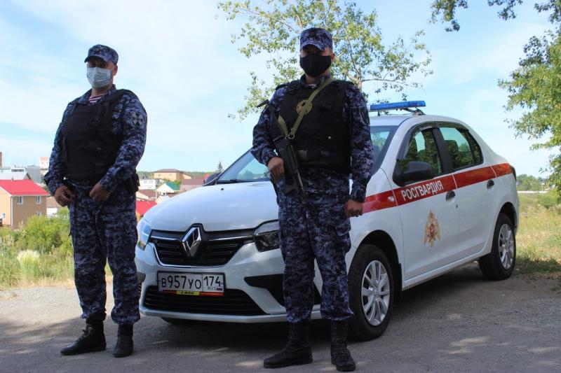 В Челябинске сотрудники Росгвардии задержали двух мужчин, находящихся в федеральном розыске