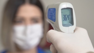 Медицинская помощь по ОМС во время эпидемии: на что может рассчитывать пациент