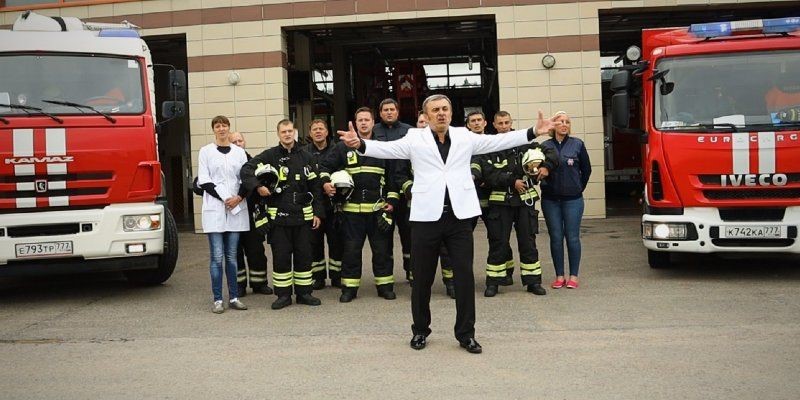 К Дню города московские пожарные и спасатели 
исполнили гимн столицы