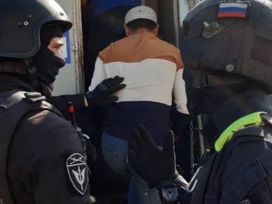 В Челябинске бойцы ОМОН оказали содействие при проверке соблюдения миграционного законодательства на крупных рынках