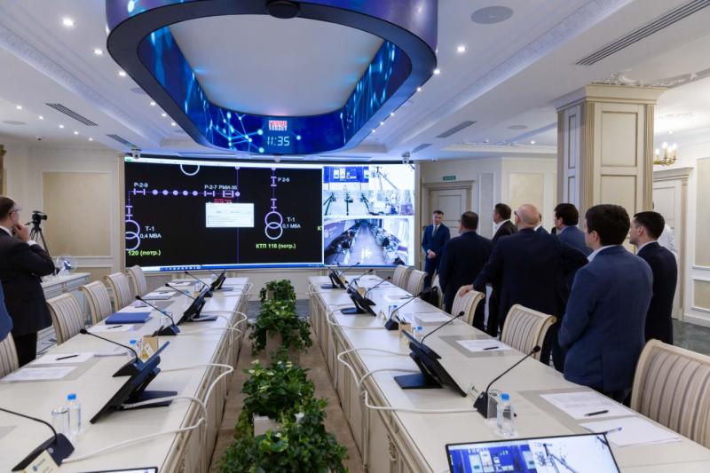 Андрей Майоров и Константин Михайлик ознакомились с новой цифровой моделью диспетчерского управления