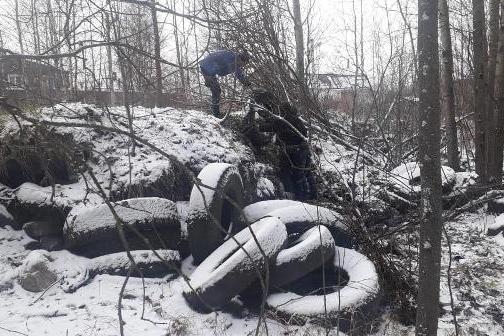 Более 10 тонн покрышек вывез из Рыбинска Дмитровский завод РТИ