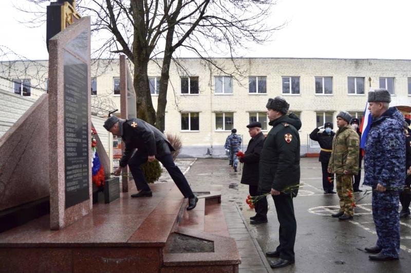 Начальник Управления Росгвардии по Калининградской области принял участие в памятном мероприятии в честь Дня защитника Отечества