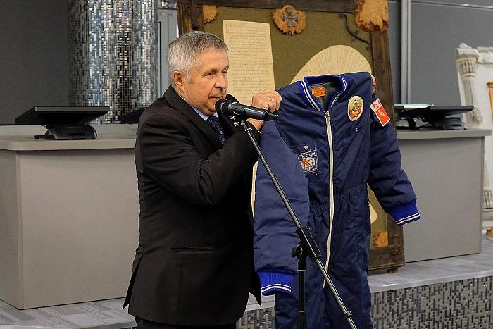 Летчик-космонавт Виктор Савиных отметил 40 лет со дня первого полета в космос