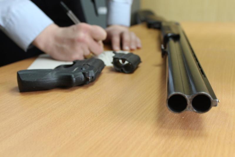 Управление Росгвардии по Вологодской области напоминает владельцам оружия об основных требованиях к хранению и ношению оружия во время охоты