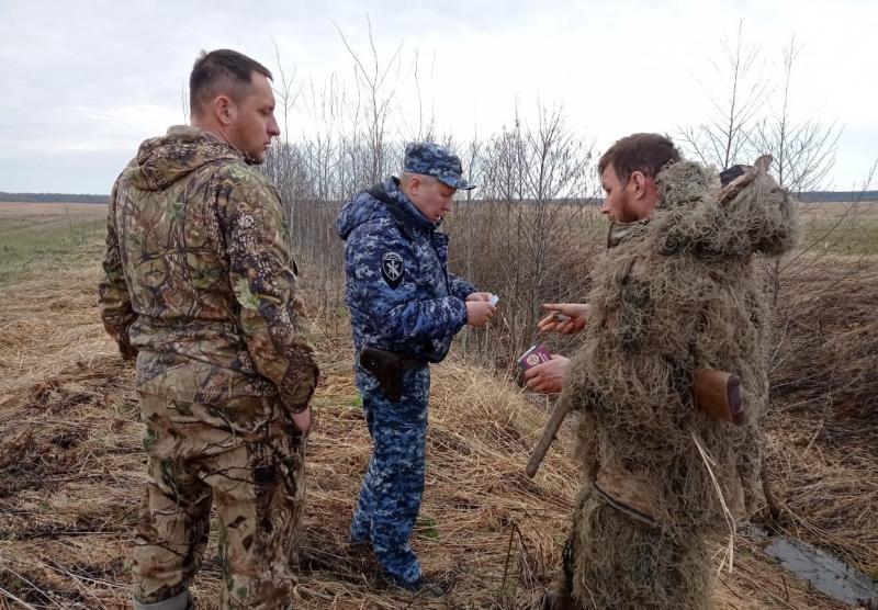 Сотрудники Росгвардии в Вологодской области провели рейды в охотугодиях на открытие весеннего сезона охоты