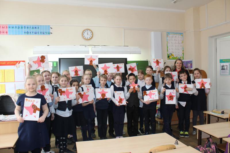 Сыктывкарские росгвардейцы вместе с гимназистами изготовили памятные сувениры для Героев Победы