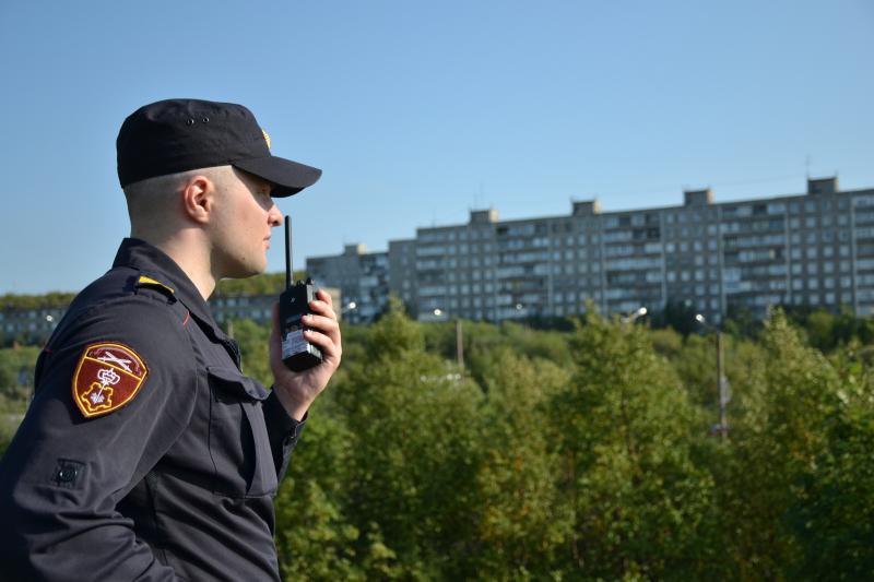 Росгвардейцы задержали мужчину, повредившего имущество детского сада