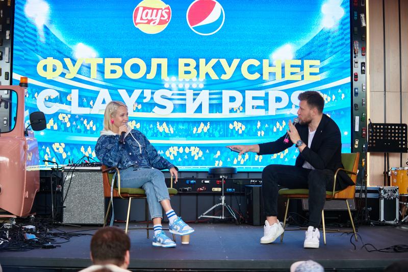 Отмечаем возвращение футбола вместе с «Lay`s»«Pepsi» и Клавой Кокой в Рестопаркинге!