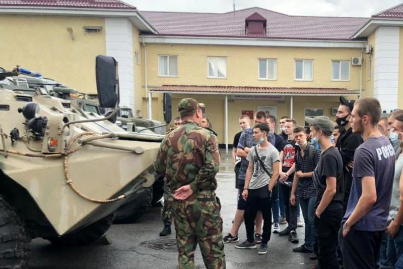 ДОНСКИЕ РОСГВАРДЕЙЦЫ ПРИНЯЛИ УЧАСТИЕ В ВЕДОМСТВЕННОЙ АКЦИИ «КАНИКУЛЫ С РОСГВАРДИЕЙ»