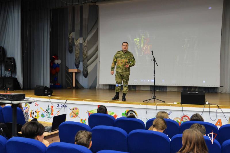 На Ямале росгвардейцы рассказали школьникам о победе советских войск в битве за Северный Кавказ
