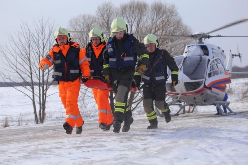 Настоящим героям не нужен плащ – специалисты Московского авиацентра добровольно помогают людям в свободное время