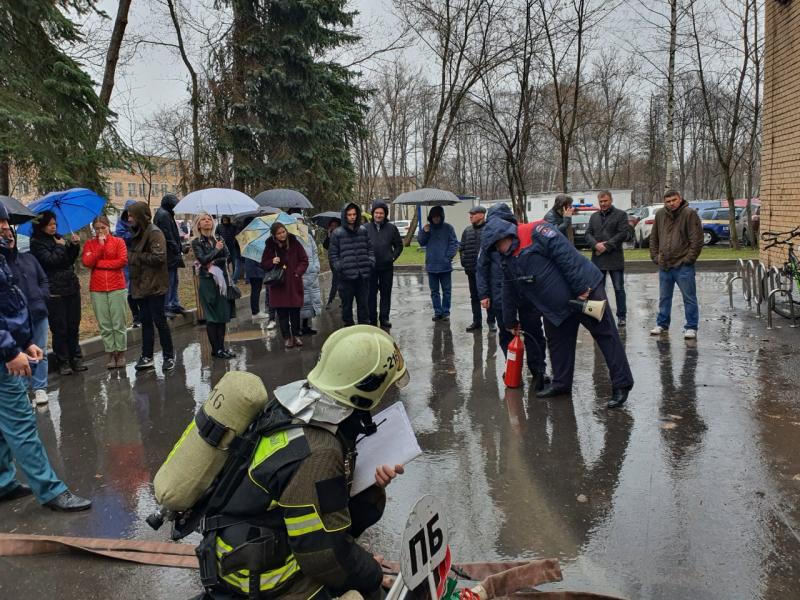 Московские пожарные провели учения