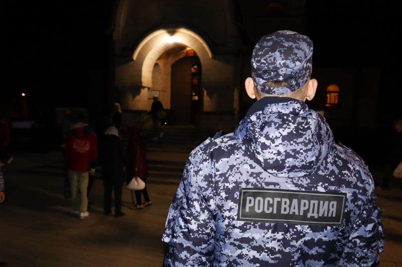 На Ставрополье сотрудники вневедомственной охраны приняли участие в обеспечении правопорядка в период пасхальных мероприятий