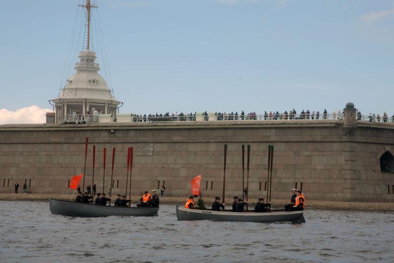 Курсанты Военного учебного центра Корабелки приняли участие в шлюпочном параде