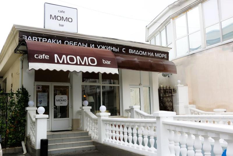Авторский подход к пьяной птице и туалетной комнате в севастопольском ресторане «МОМО»