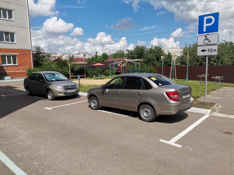 Народный фронт помог инвалидам в Новой Усмани оборудовать во дворе индивидуальные парковки