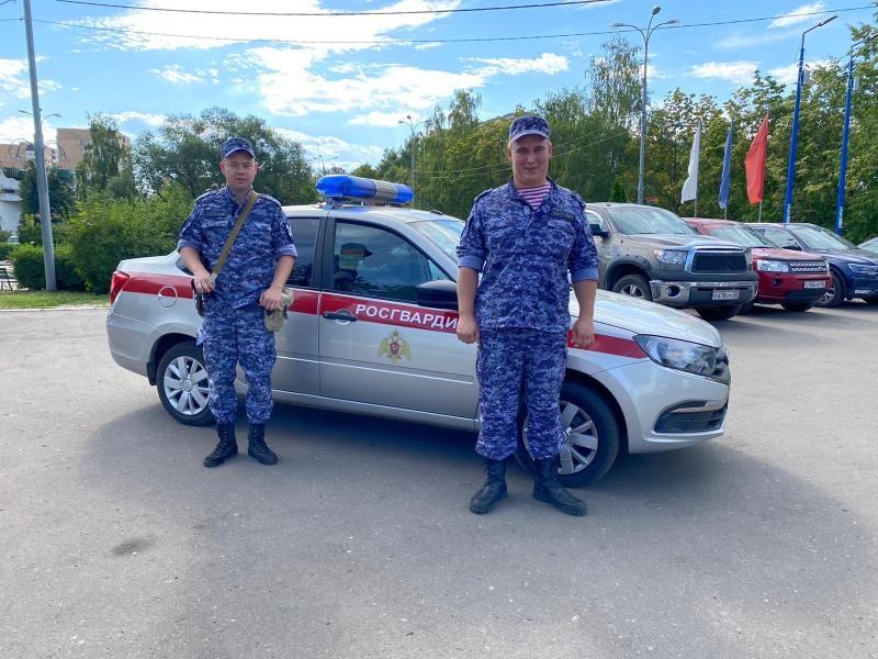 В Подмосковье сотрудники Росгвардии задержали женщину по подозрению в совершении кражи