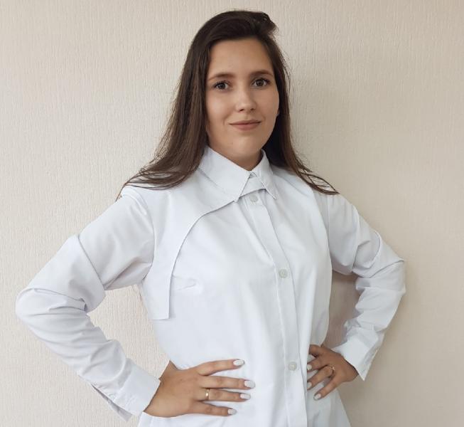 Выпускница ХГУ создала коллекцию блузок для швейной фабрики