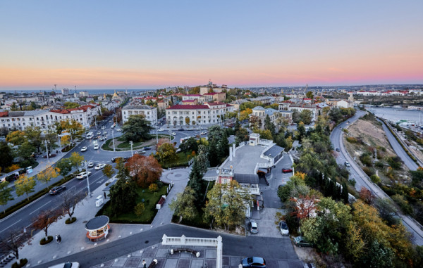 На какие отрасли в Севастополе в первую очередь тратят больше всего бюджетных денег?