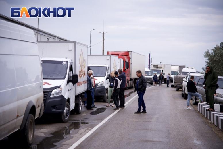 В пробке у Крымского моста стоят 1200 машин