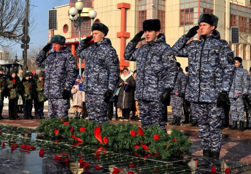В Подмосковье росгвардейцы в преддверии Дня защитника Отечества почтили память погибших сослуживцев