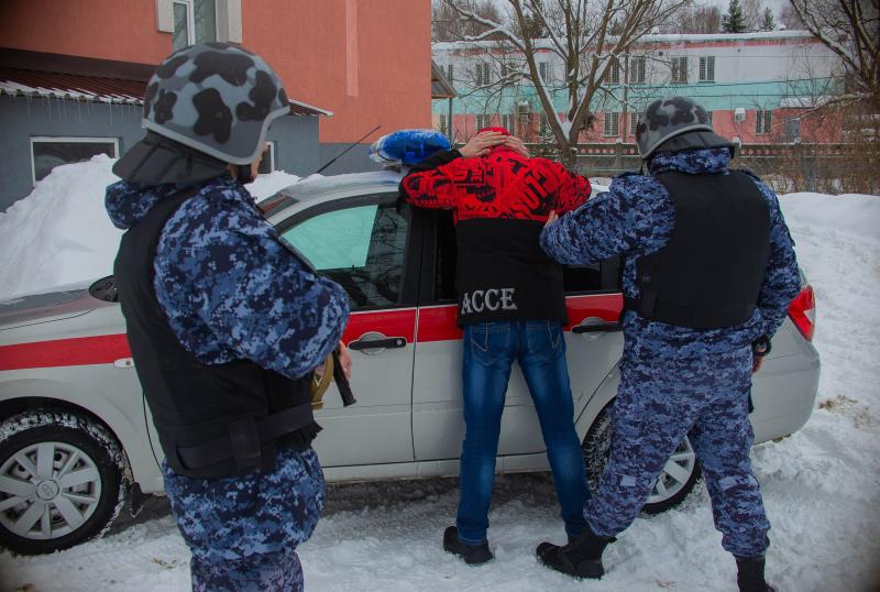 В Пензе росгвардейцы задержали гражданина по подозрению в нанесении побоев 56-летней матери