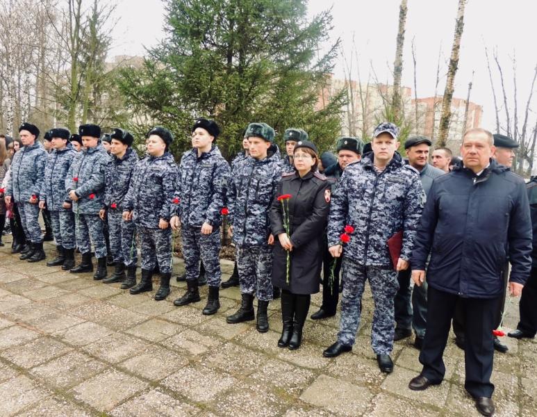 В Пензенской области сотрудникам Росгвардии вручили грамоты и благодарности