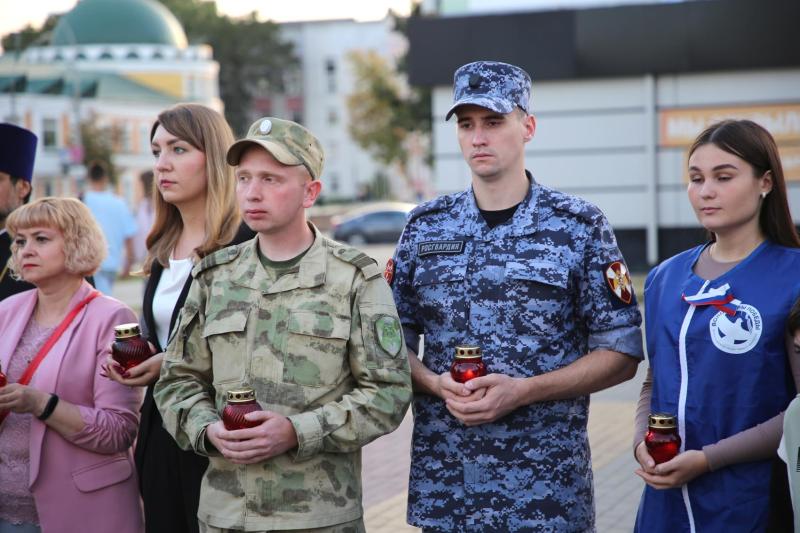 В Мордовии росгвардейцы приняли участие в памятной акции «Сердце Беслана»