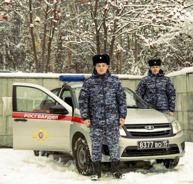 Росгвардейцы в Свердловской области оперативно доставили в больницу нуждающуюся в медпомощи девушку