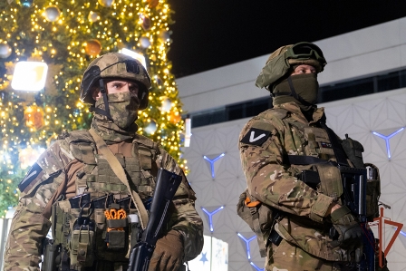 Росгвардия обеспечивает безопасность новогодних и рождественских праздников в Запорожской и Херсонской области