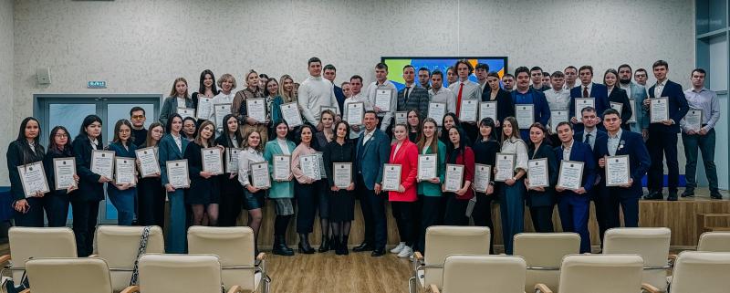 Студентам и сотрудникам КемГИК вручены областные награды