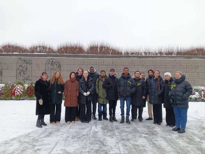 «Такое нельзя забывать»: иностранные студенты ЛЭТИ почтили память защитников Ленинграда